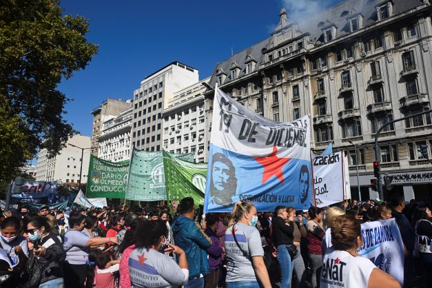 Marcha por el canal Magdalena